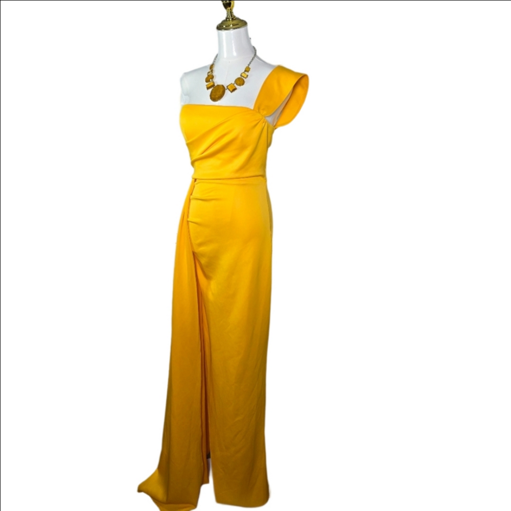 Elegant Yellow Evening Gown - Picture 3 of 9